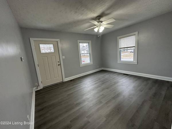 3601 Craig Ave, Louisville, KY 40215