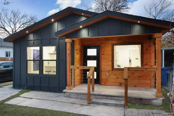 3014 EL PASO ST, San Antonio, TX 78207-4603