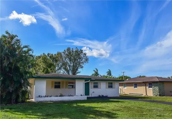 1744 Bonnie CT, Fort Myers, FL 33901