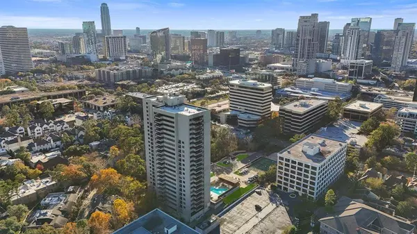 49 Briar Hollow LN #1805, Houston, TX 77027