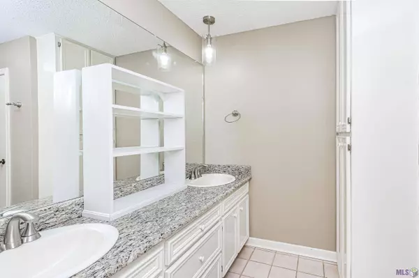 4706 SHADELAND DR, Baton Rouge, LA 70816