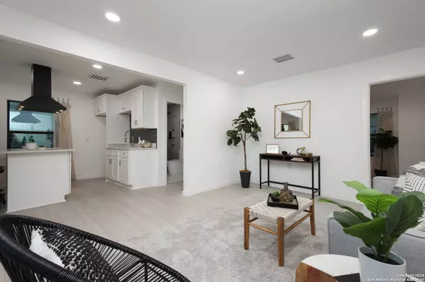 3014 EL PASO ST, San Antonio, TX 78207-4603