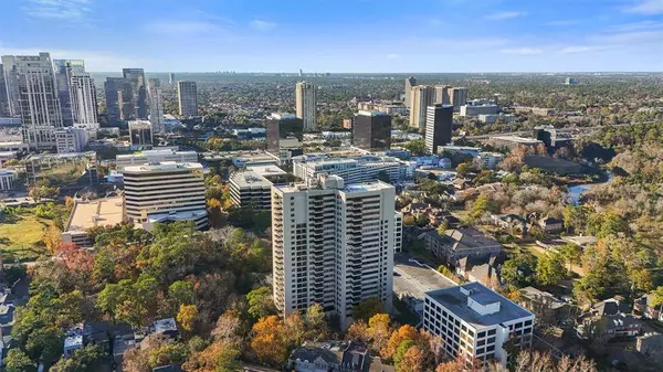 49 Briar Hollow LN #1805, Houston, TX 77027