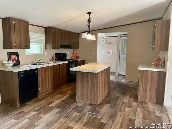 527 PR 1501, Bandera, TX 78003