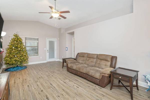 305 Gauntlet Drive, Crestview, FL 32539