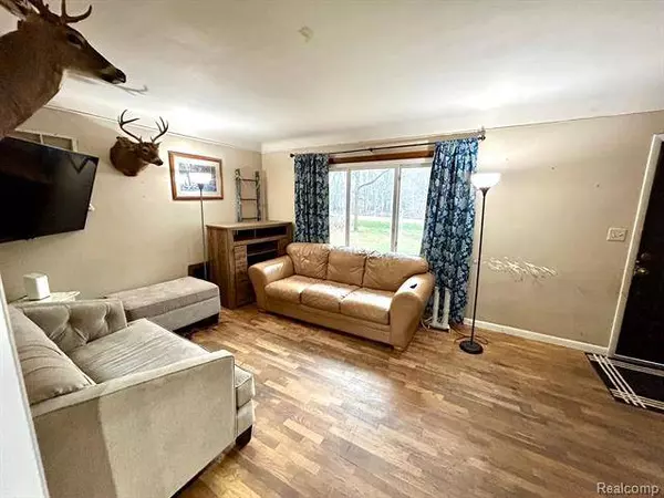 1421 N HACKER Road, Howell, MI 48843