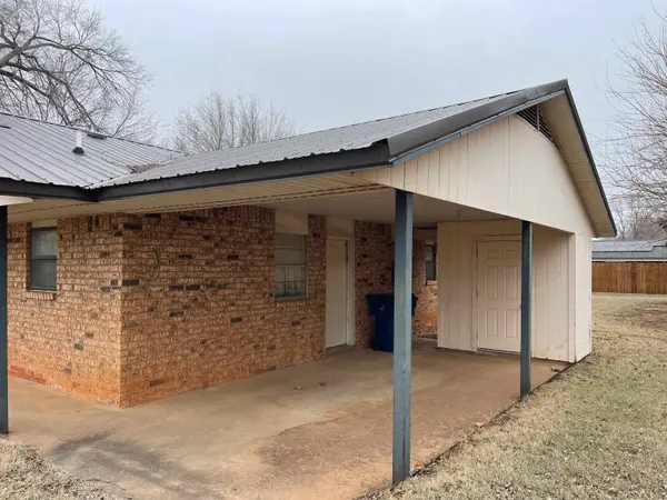 102 Cottonwood, Seiling, OK 73663