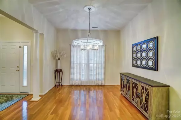 2727 Phillips Woods LN, Matthews, NC 28105