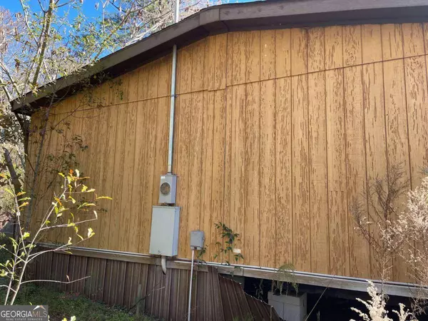 1512 Hilltop CIR, Dublin, GA 31021