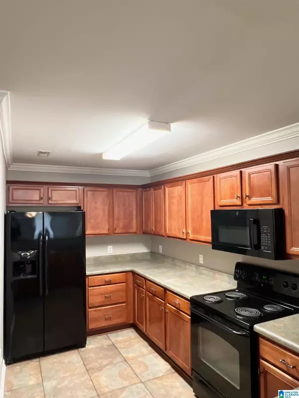 2079 WILLOW GLENN DRIVE, Birmingham, AL 35215