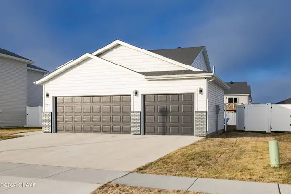 942 58TH Avenue S, Grand Forks, ND 58201