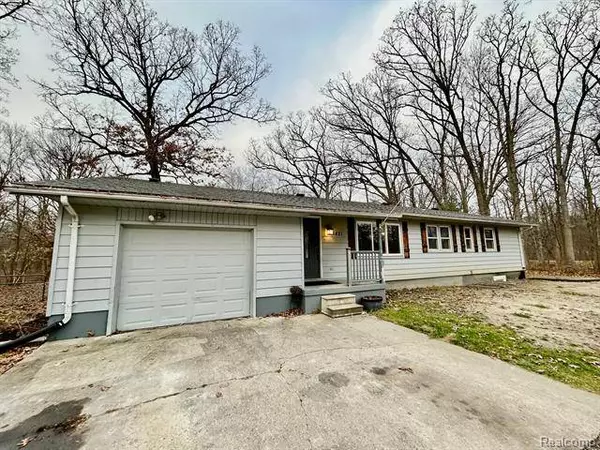 1421 N HACKER Road, Howell, MI 48843