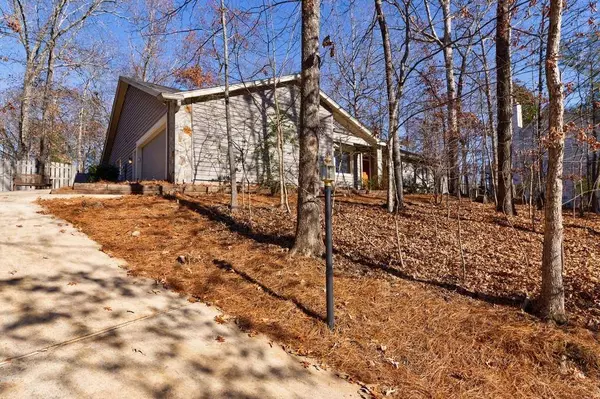 10475 Saint Simonds CT, Johns Creek, GA 30022