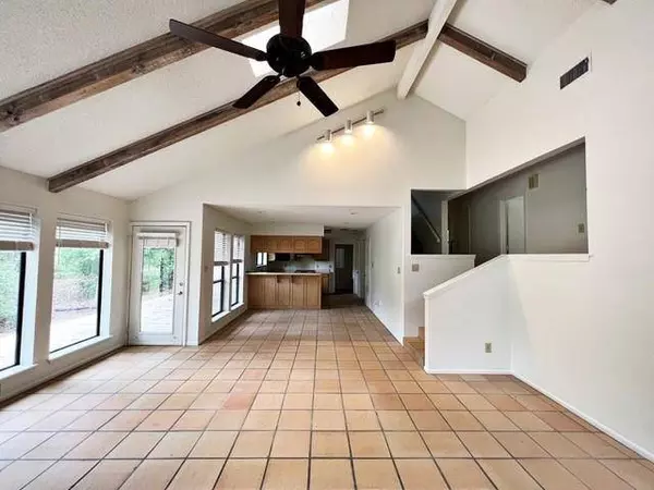 140 Fireside Cove, Holly Lake Ranch, TX 75765