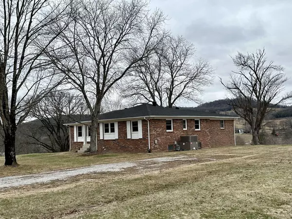 1 Iris Dr, Hickman, TN 38567