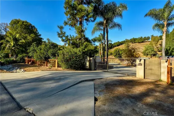 2128 El Cajonita DR, La Habra Heights, CA 90631
