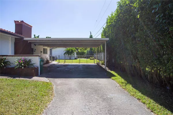 7460 SW 126th St, Pinecrest, FL 33156