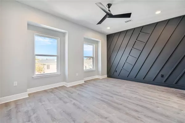 1360 HARRISON AVE, New Orleans, LA 70122