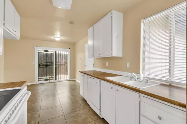 8354 Sunrise Woods WAY, Sacramento, CA 95828