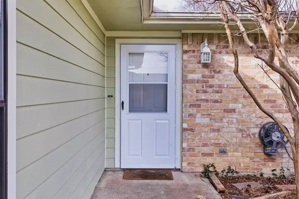 6001 Croftway Court, Fort Worth, TX 76131