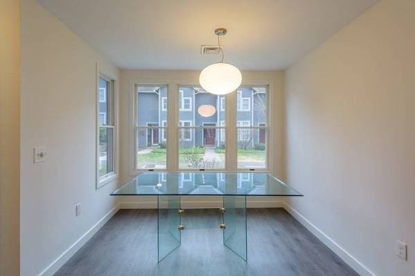 35 Amity Pl #35, Amherst, MA 01002