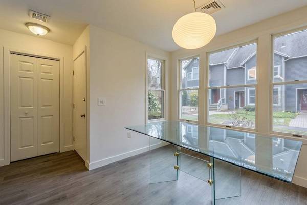 35 Amity Pl #35, Amherst, MA 01002