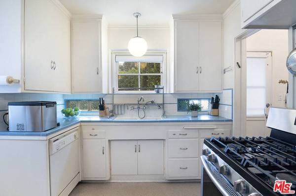 9320 Monte Mar Dr, Los Angeles, CA 90035