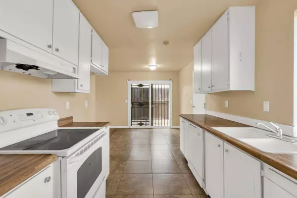 8354 Sunrise Woods WAY, Sacramento, CA 95828