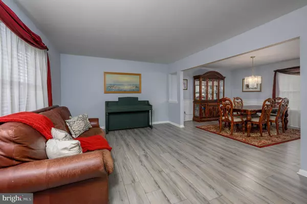 106 TEAL LN, Mount Laurel, NJ 08054