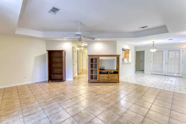 1500 Porpoise Street, Ocean Springs, MS 39564