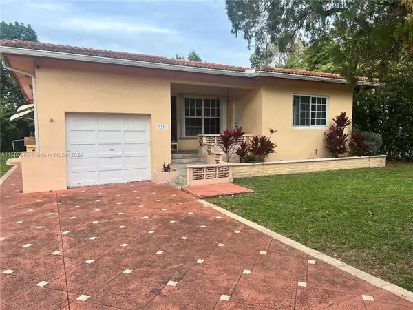 935 NE 136th St, North Miami, FL 33161