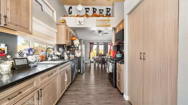 14702 Choke Cherry DR, Victorville, CA 92392