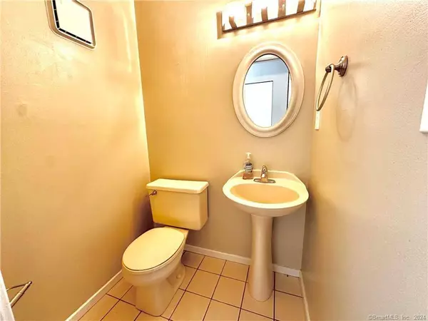 60 Coleman Street #19, East Haven, CT 06512