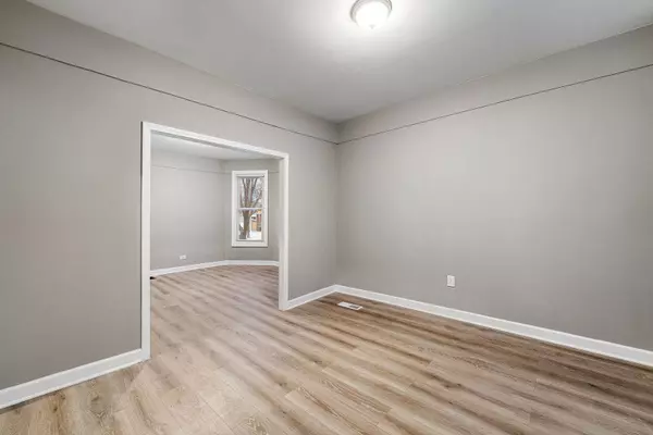 4601 N Kasson Avenue, Chicago, IL 60630