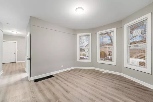 4601 N Kasson Avenue, Chicago, IL 60630