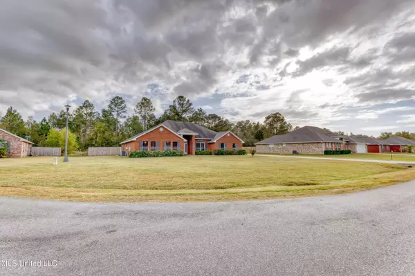 10335 Maple Cove, Ocean Springs, MS 39565