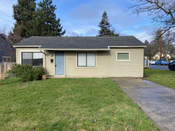 1121 Reddy Ave, Medford, OR 97504