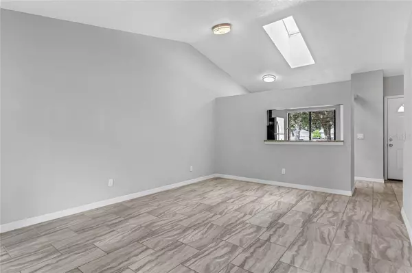 9942 BURL WAY, Orlando, FL 32817