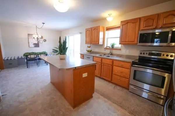 6132 Canyon Parkway, Mcfarland, WI 53558