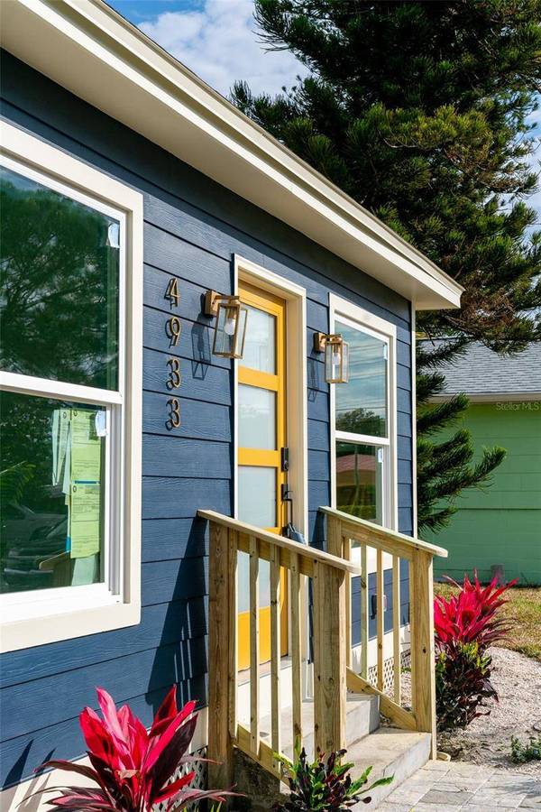 4933 NEWTON AVE S, Gulfport, FL 33707