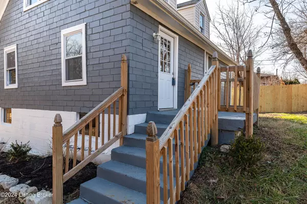 4040 Payne Koehler Rd, New Albany, IN 47150