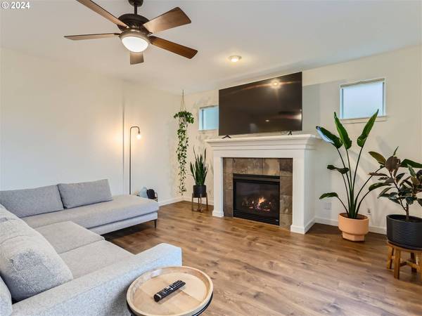 177 NE IRONCREEK TER, Hillsboro, OR 97124