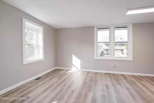 4040 Payne Koehler Rd, New Albany, IN 47150