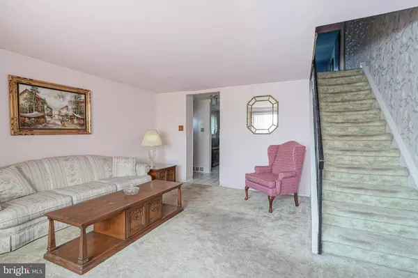 2875 WALNUT HILL ST, Philadelphia, PA 19152