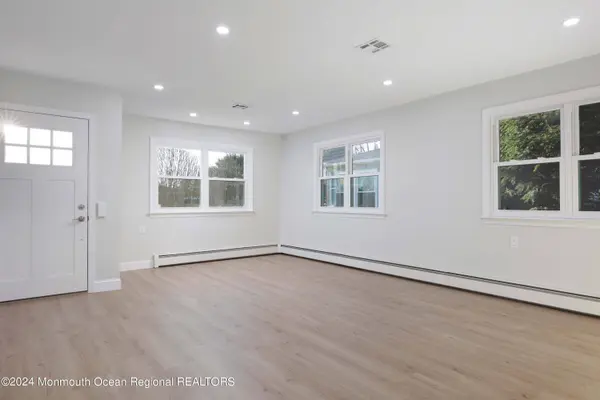 19 Vera Cruz Court, Toms River, NJ 08757