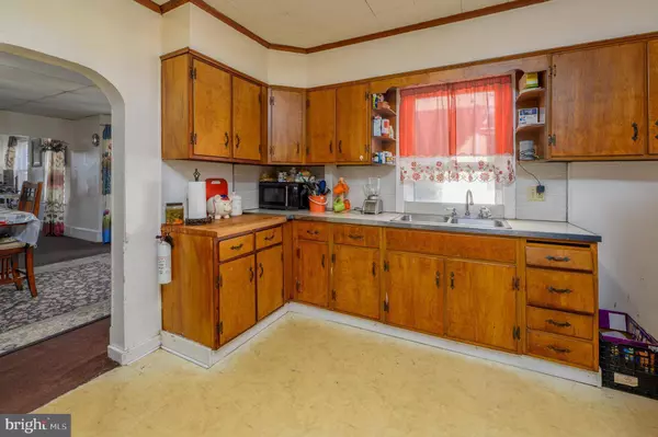 23-25 NAYLOR AVE, Penns Grove, NJ 08069