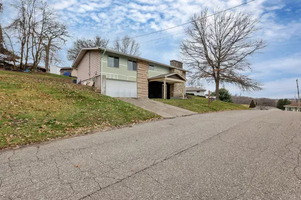 123 Franklin Street, St. Clairsville, OH 43950