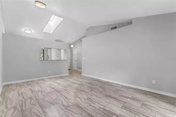 9942 BURL WAY, Orlando, FL 32817