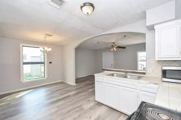 304 Elm AVE, Crosby, TX 77532