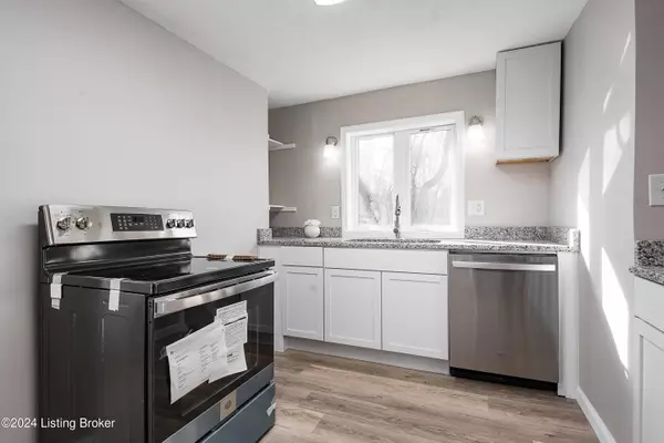 4040 Payne Koehler Rd, New Albany, IN 47150